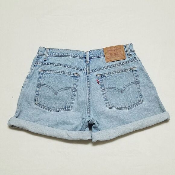 VINTAGE Levi's High Rise Wedgie Light Wash Shorts - Picture 9 of 14